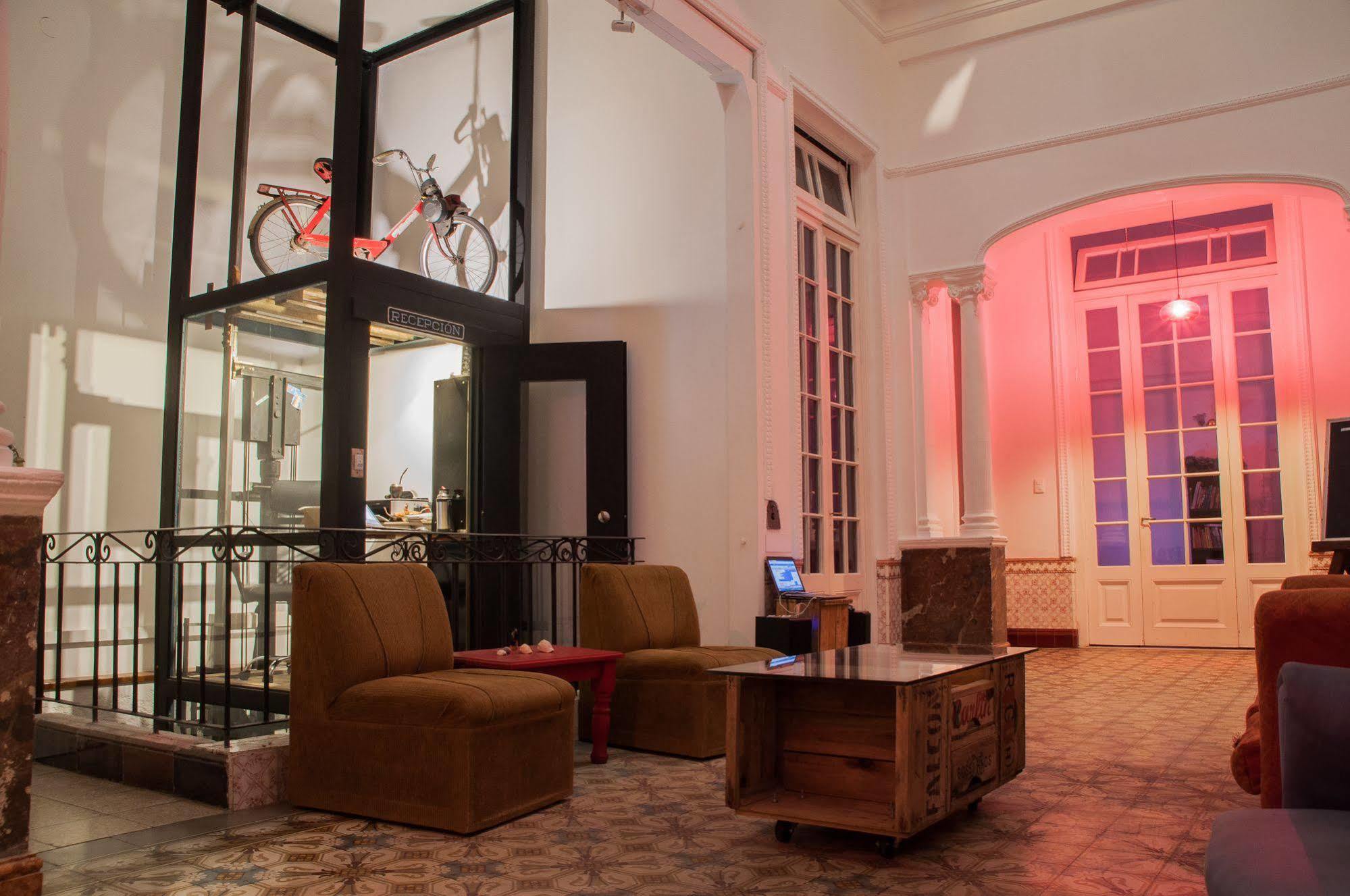 Blanes Hostel 몬테비데오 외부 사진